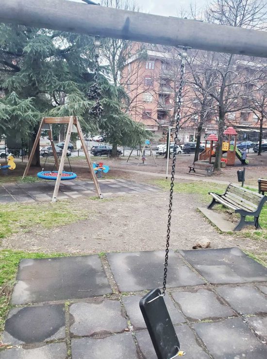 Viterbo - Parchi giochi in stato di abbandono e degrado 