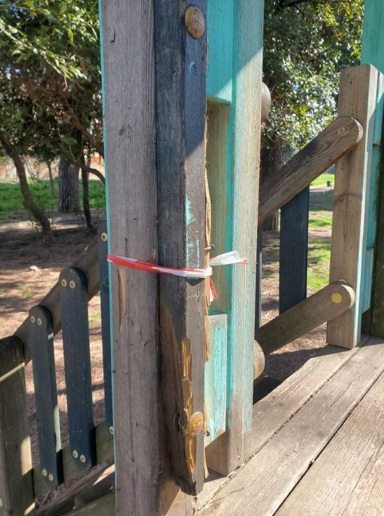 Viterbo - Parchi giochi in stato di abbandono e degrado 