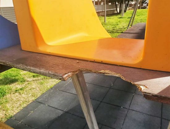 Viterbo - Parchi giochi in stato di abbandono e degrado 