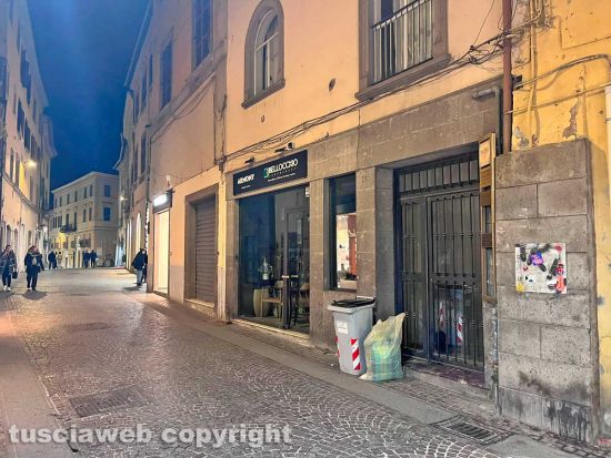 Viterbo - I negozi chiusi in centro