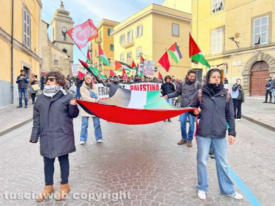 Il corteo a Viterbo “contro l’imperialismo e il sionismo” e di “solidarietà militante alla resistenza palestinese”