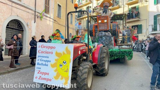 Carnevale - Ronciglione - La sfilata di carri e gruppi