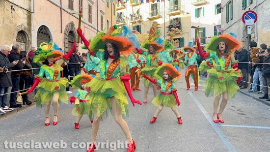 Carnevale - Ronciglione - La sfilata di carri e gruppi