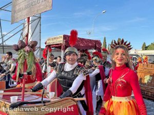 Carnevale - Civita Castellana - La sfilata di carri e maschere