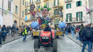 Carnevale - Ronciglione - La sfilata di carri e gruppi