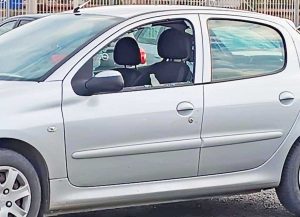 Civitavecchia - L'auto danneggiata alla stazione