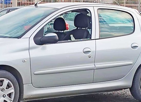 Civitavecchia - L'auto danneggiata alla stazione
