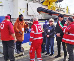 Civitavecchia - La ong Humanity 1 approda in porto con 43 migranti