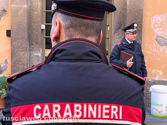 Viterbo - I carabinieri alle case popolari in centro