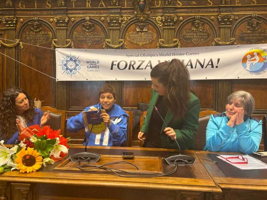 Viviana Cozzani ai Giochi mondiali invernali Special Olympics - La cerimonia in comune