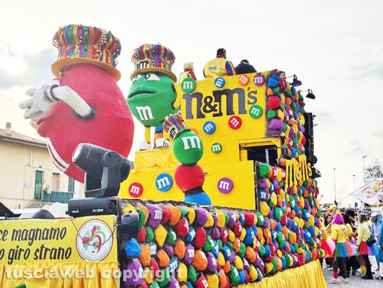 Civita Castellana - La seconda sfilata del Carnevale 2025