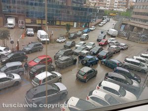 Viterbo - Le macchine parcheggiate alla Cittadella della salute Asl