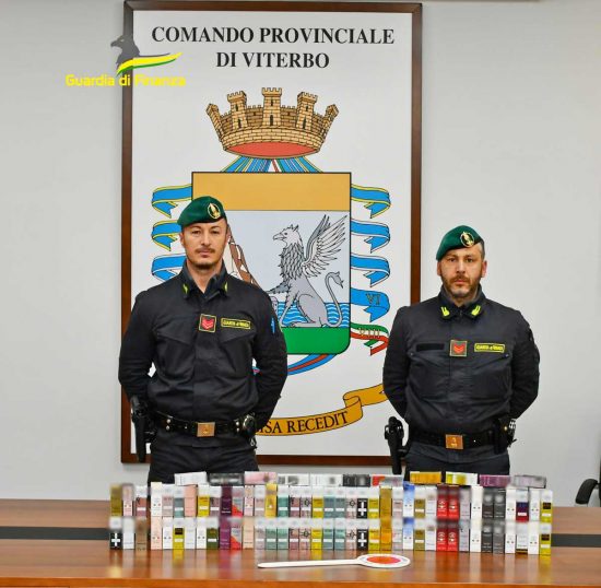 Viterbo - Guardia di finanza - I profumi sequestrati