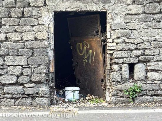 Viterbo - L'ingresso dei rifugi antiaereo del Pilastro