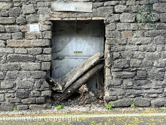 Viterbo - L'ingresso dei rifugi antiaereo del Pilastro