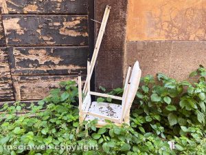 Viterbo - Il palazzo transennato in via Cardinal La Fontaine