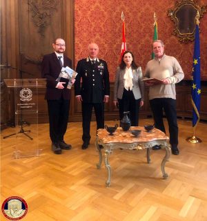 Copenaghen - Due danesi restituiscono reperti etruschi all'Italia