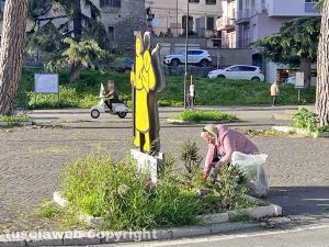 Viterbo - La consigliera Alessandra Croci al crocevia della Francigena