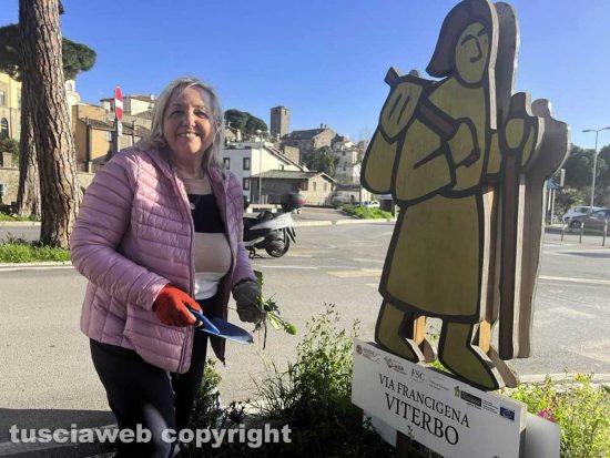 Viterbo - La consigliera Alessandra Croci al crocevia della Francigena