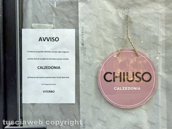 Viterbo - Chiude Calzedonia a Corso Italia