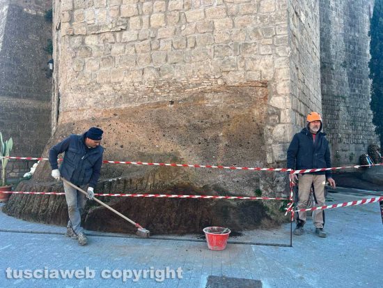 Viterbo - Interrotto il cantiere alla torre di piazzale Gramsci
