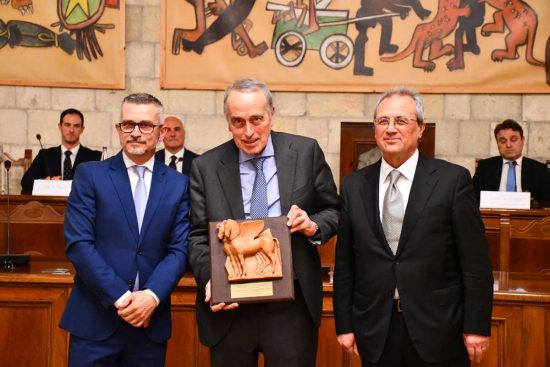 Da sinistra Massimiliano Coluccio, Giancarlo Abete presidente della Lnd e Angelo Moracci