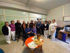 Tarquinia - La consegna dell'elettrostimolatore pelvico al consultorio