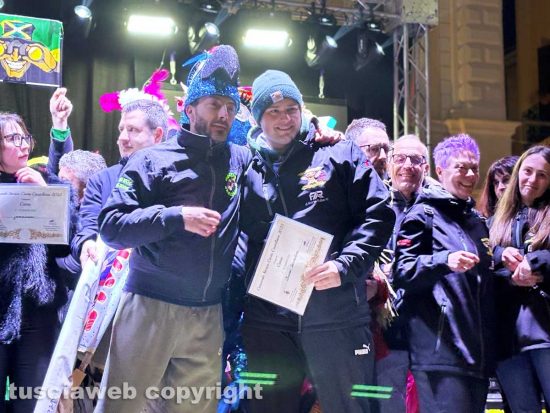 Carnevale di Civita Castellana - Il gruppo Jamaicano e il gruppo Biacio Forchettoni