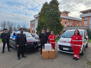 Ronciglione - Carabinieri - Donati beni alla Croce Rossa
