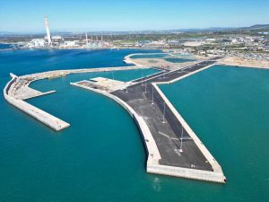 Le banchine 33 e 34 della darsena traghetti del porto di Civitavecchia