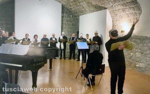 Viterbo - Il concerto del Chorando ensemble, “Non t’accostare all’urna”