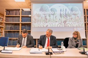Roma - Firmato il protocollo d'intesa tra Regione e Anci sui percorsi ciclopedonali
