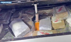 Terni - La cocaina nascosta nelle auto