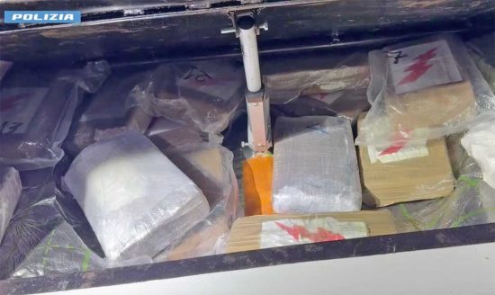 Terni - La cocaina nascosta nelle auto