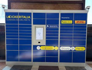 Viterbo - Il rocker di Poste italiane nell'ufficio postale in via Ascenzi