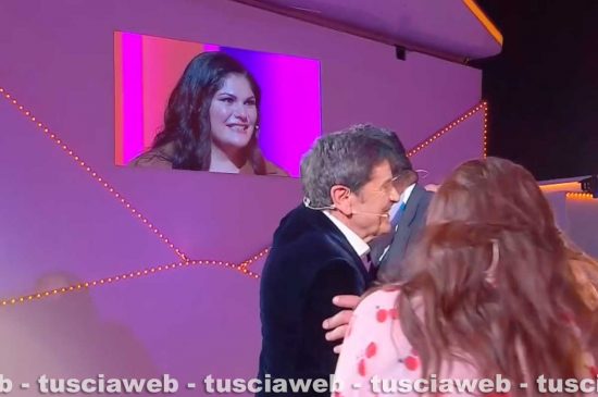 Tarquinia in prima serata: la storia di Rita commuove Gianni Morandi a C'è Posta per Te