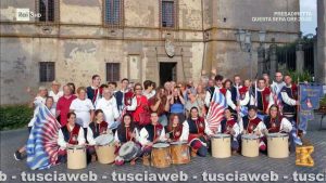 Vignanello protagonista del Borgo dei Borghi - Gli sbandieratori
