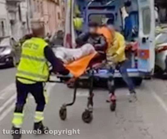 Civita Castellana - Accoltellamento in via Ferretti - I carabinieri sul posto