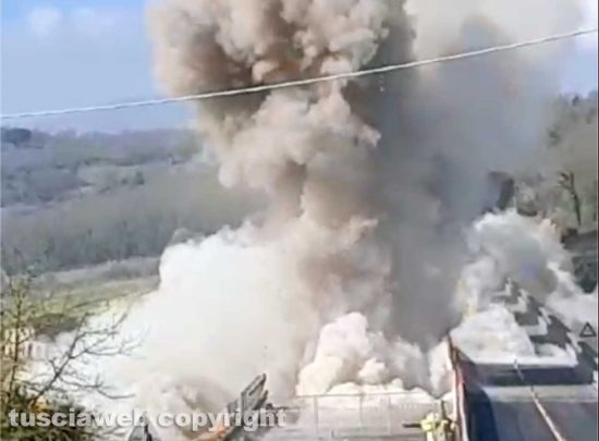 Orte - Viadotto della superstrada, demolita una delle due corsie