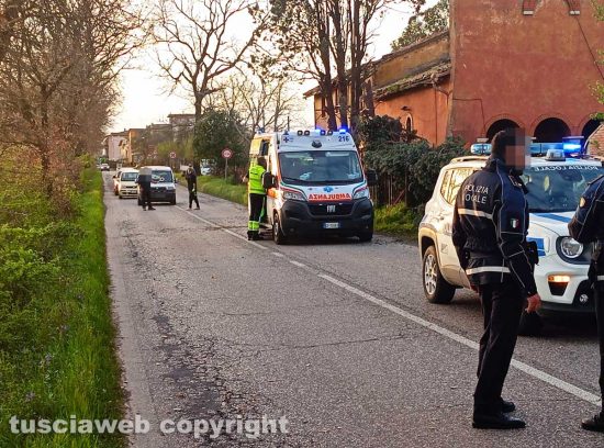 Falerii Novi - Ambulanza e forze dell'ordine sul posto