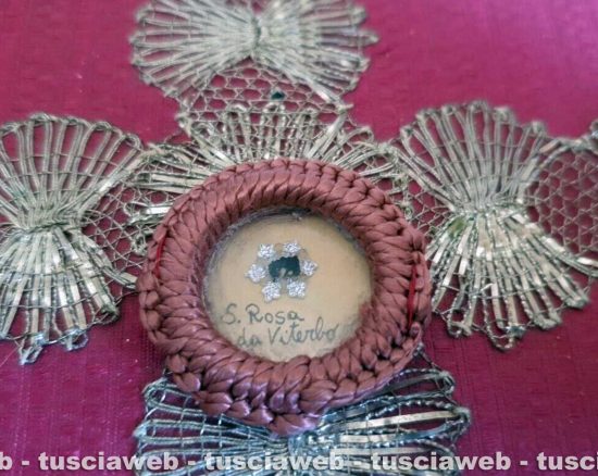 Una delle reliquie di santa Rosa in vendita su Ebay