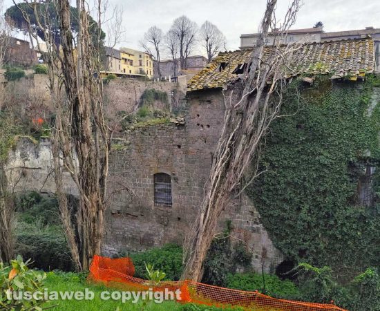 Viterbo - La chiesa di Santa Croce a Valle Faul