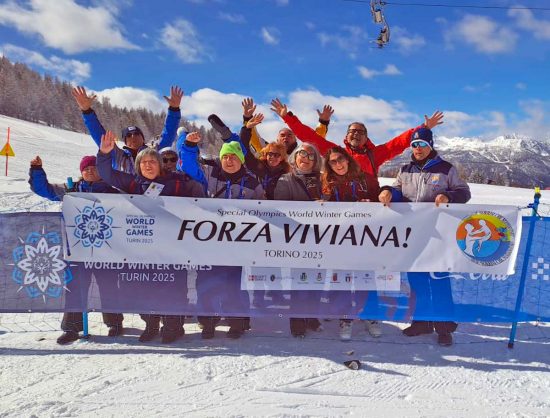 Torino - Giochi mondiali invernali Special Olympics - La squadra Sorrisi che Nuotano Eta Beta ODV