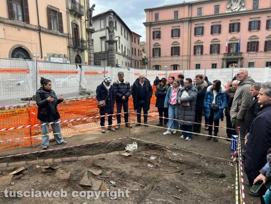 Viterbo – Scavi in piazza del comune – I resti ritrovati - La visita