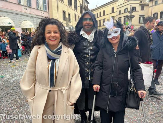 Viterbo - La sindaca Chiara Frontini al Carnevale viterbese