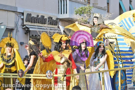 Civitavecchia - La sfilata dei carri di "Io Faro Carnevale"