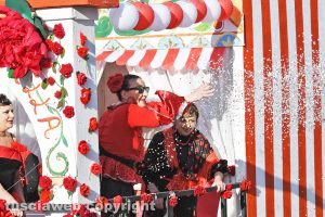 Civitavecchia - La sfilata dei carri di "Io Faro Carnevale"