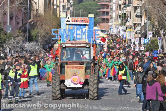 Civitavecchia - La sfilata dei carri di "Io Faro Carnevale"