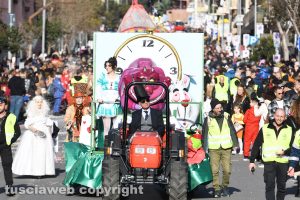 Civitavecchia - La sfilata dei carri di "Io Faro Carnevale"