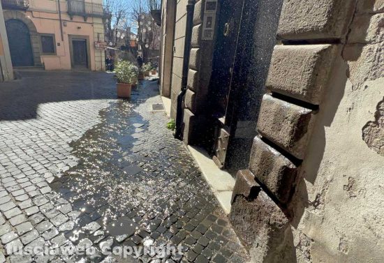 Viterbo - Esplode tubatura a via San Lorenzo